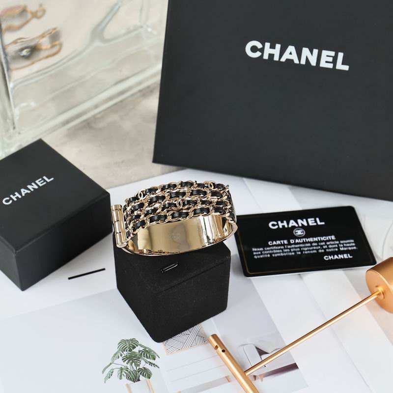 Chanel Suits 05yxs01